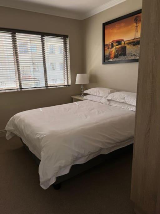 Luxury Townhouse In Stellenbosch Central Luaran gambar