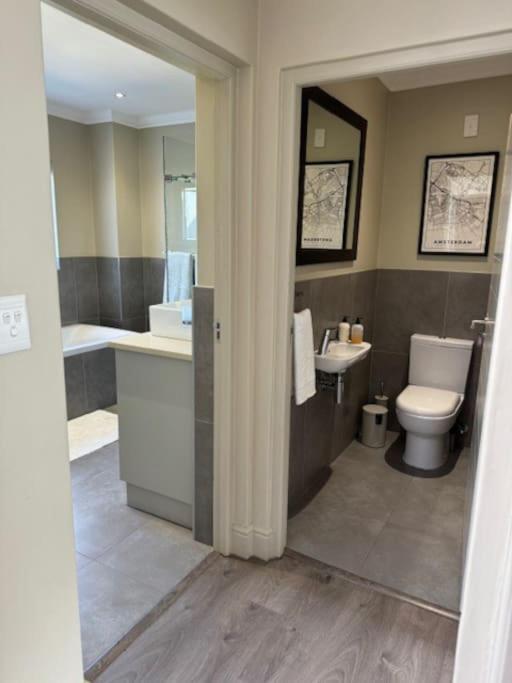 Luxury Townhouse In Stellenbosch Central Luaran gambar